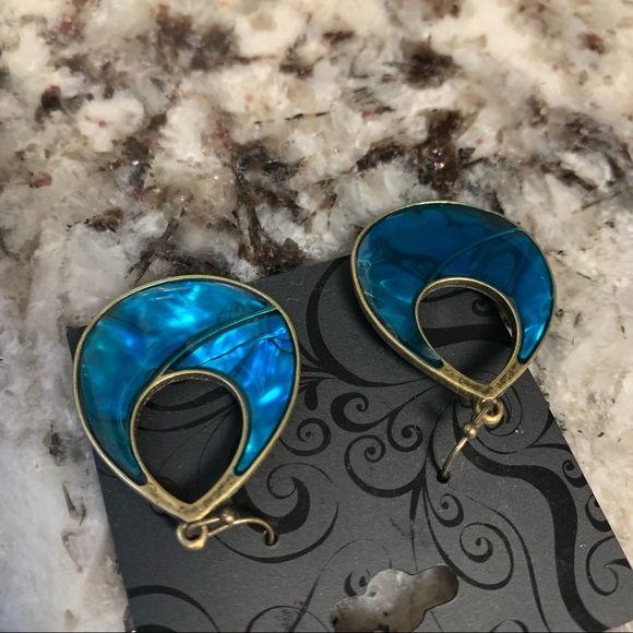 Vintage Genuine Abalone large Dangling blue green brushed brass shiny earrings - Picture 7 of 14